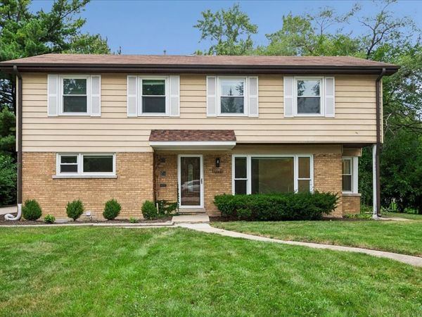2272 Asbury Road, Northbrook, IL 60062