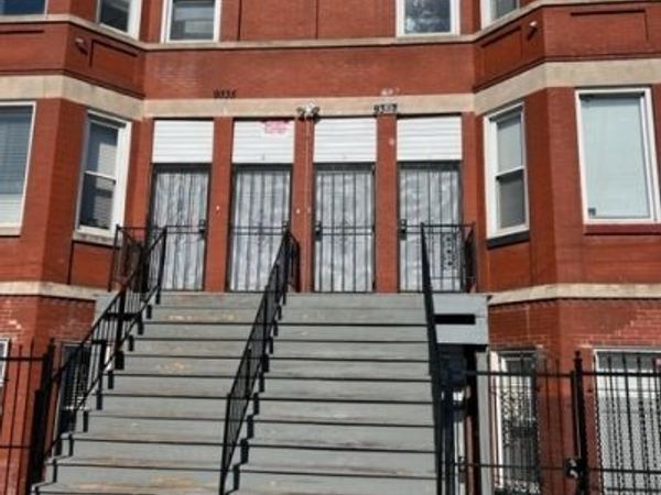 9335-37 S South Chicago Avenue , Chicago, IL 60617