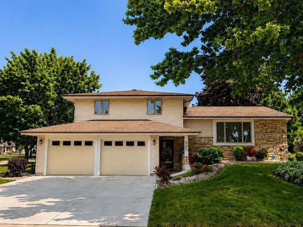 1600 BRENTWOOD DRIVE, Oshkosh, WI 54904