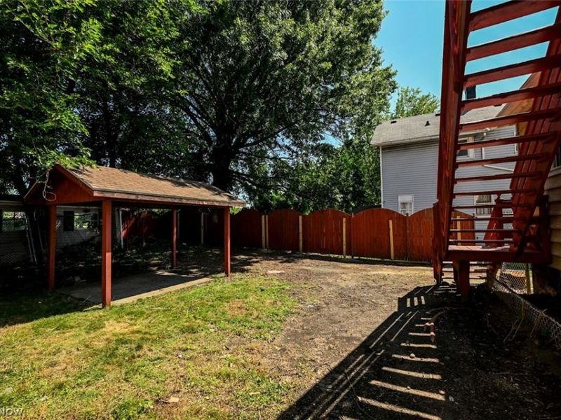537 E Buchtel Avenue, Akron, OH 44304 Photo 10