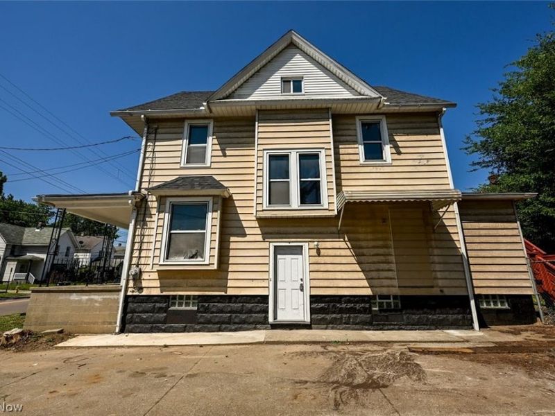537 E Buchtel Avenue, Akron, OH 44304 Photo 5