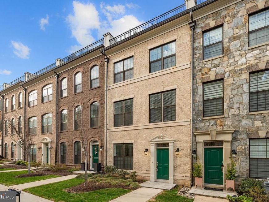502 Windboard Way , Oxon Hill, MD 20745 Main Photo