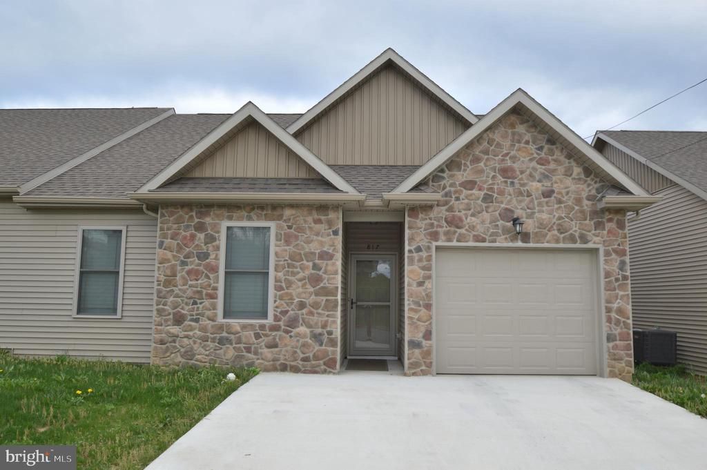817 S CHURCH STREET , WAYNESBORO, PA 17268