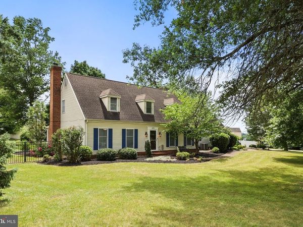1575 GREENBRIAR ROAD, YORK, PA 17404