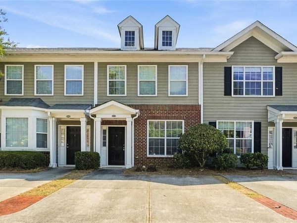 2086 Del Lago Circle , Kennesaw, GA 30152