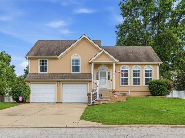903 Silver Lake Circle, Raymore, MO 64083
