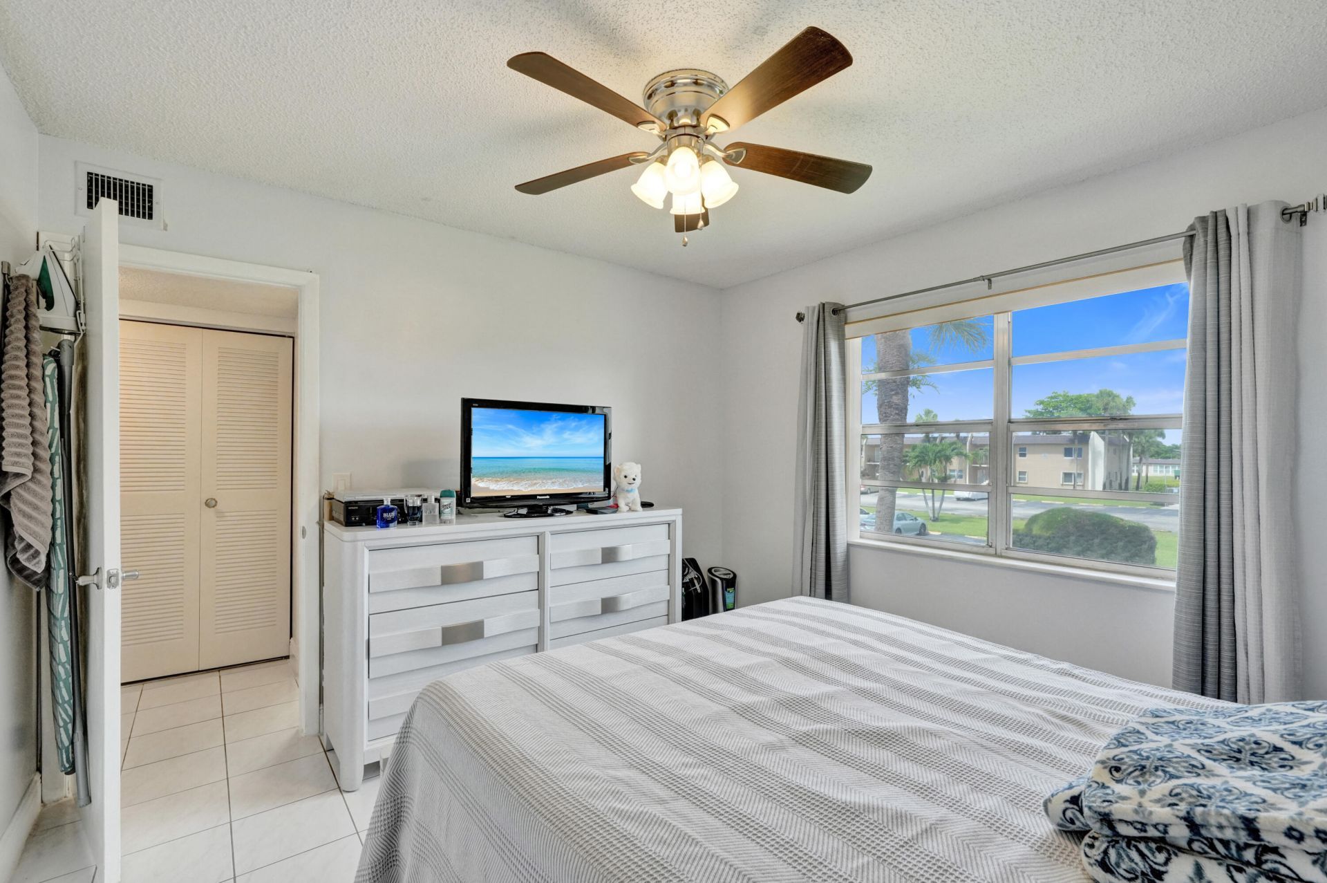 130 Lake Meryl Drive, Unit 227, West Palm Beach, FL 33411 Photo