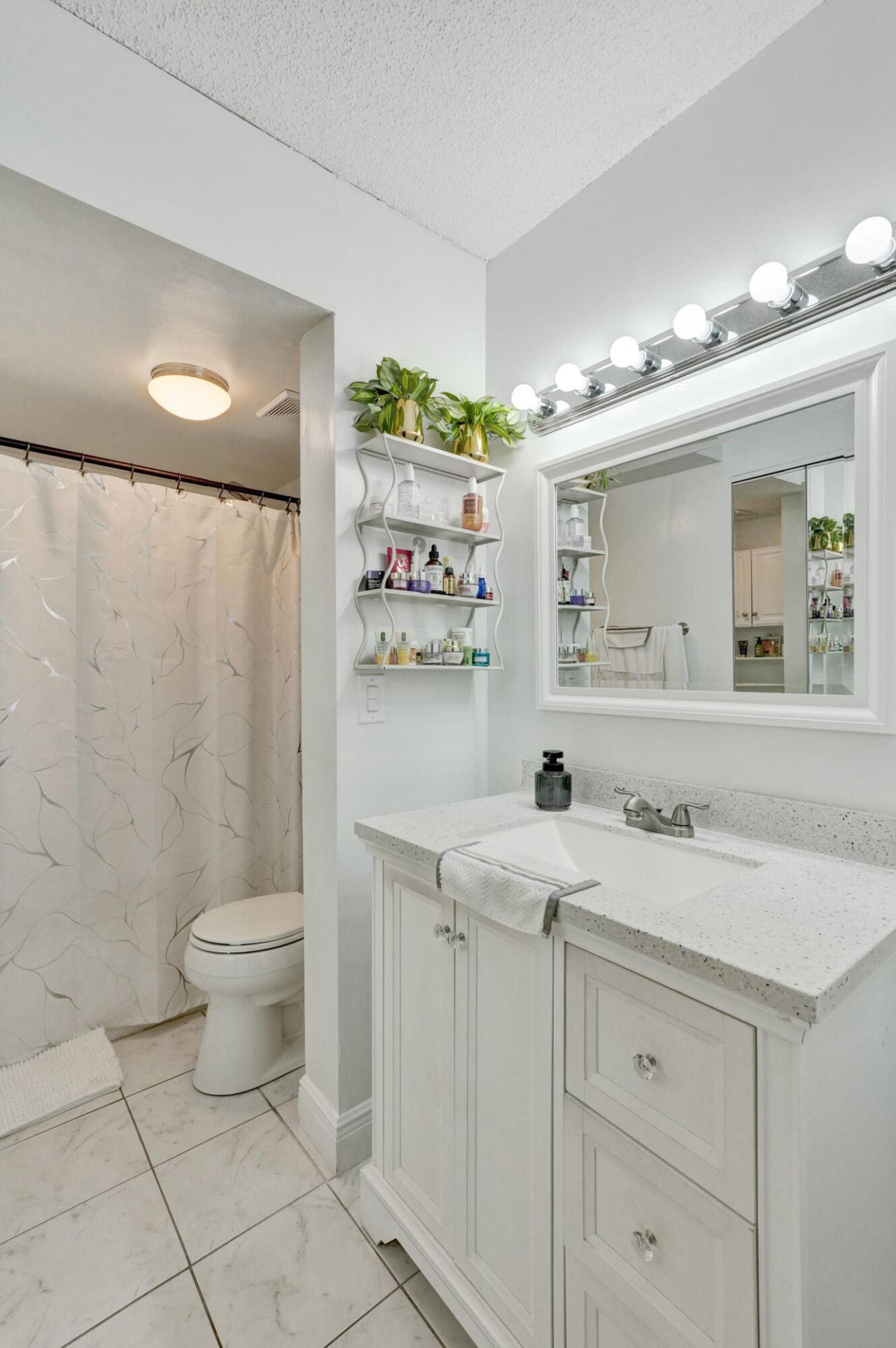 130 Lake Meryl Drive, Unit 227, West Palm Beach, FL 33411 Photo