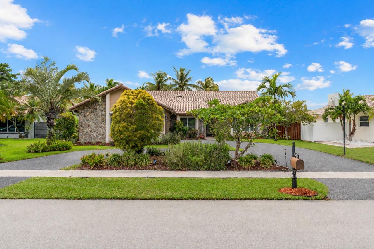 1491 NW 99th Avenue, Plantation, FL 33322 Photo
