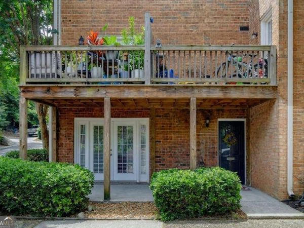 6520 Roswell Road, Unit 30, Sandy Springs, GA 30328