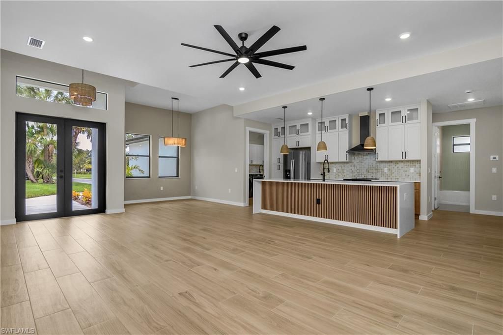 2719 2nd St Nw, Naples, FL 34120 Photo