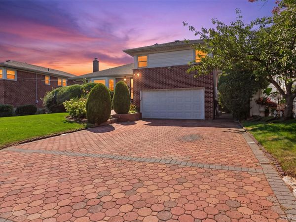 786 E Carl Avenue, Baldwin, NY 11510