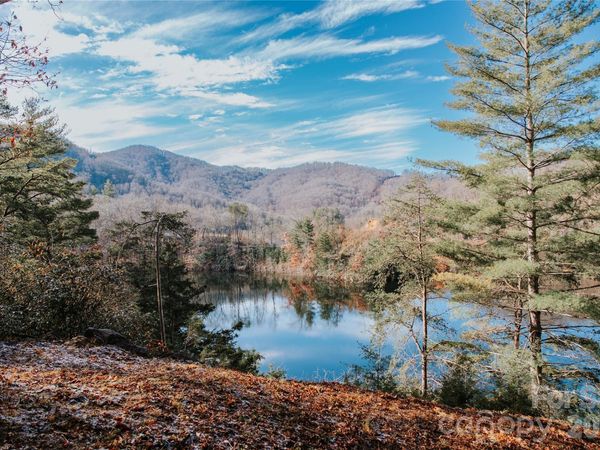 134 Dars Lane , Tuckasegee, NC 28783