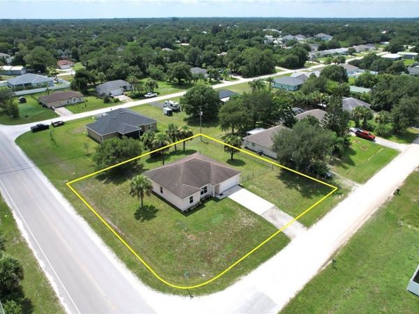 8686 103rd Avenue, Vero Beach, FL 32967