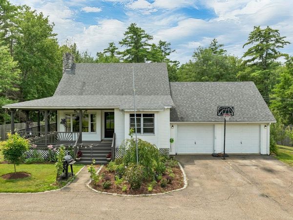 120 Governor Wentworth Highway, Moultonborough, NH 03254