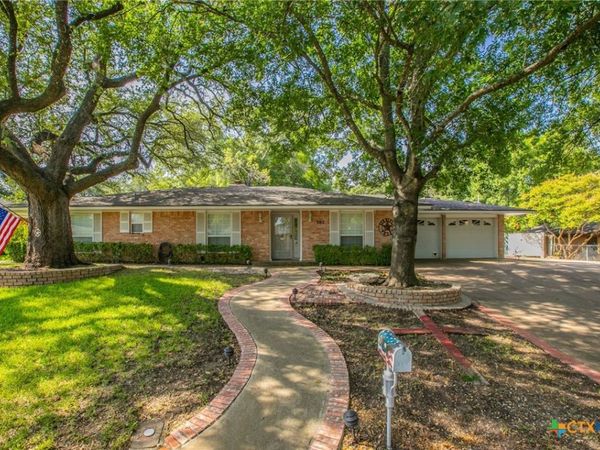307 E 20th Avenue , Belton, TX 76513