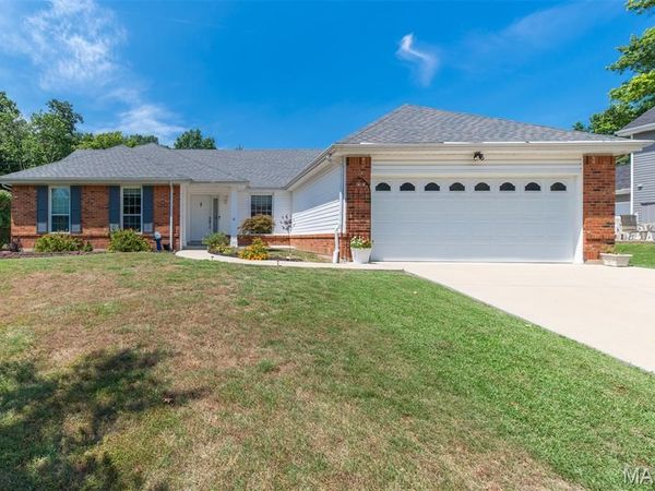 765 Spring Hill Farm Drive, Ballwin, MO 63021