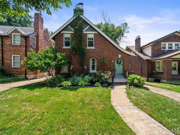 7426 Stanford Avenue, University City, MO 63130