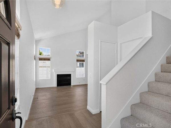 122 Almador, Irvine, CA 92614