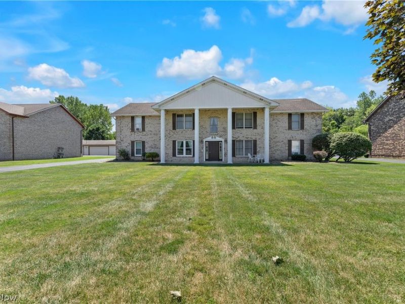 900 Pearson Circle, Unit 1, Boardman, OH 44512 Photo 2