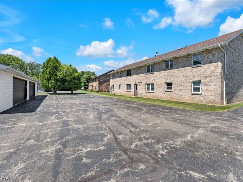 900 Pearson Circle, Unit 1, Boardman, OH 44512 Photo 6