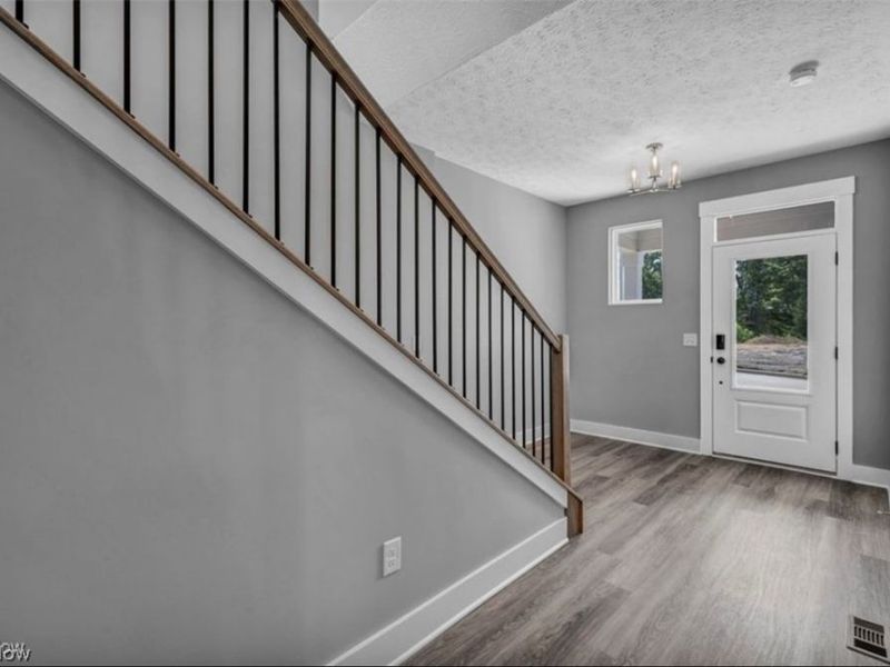 2079 Glenmont Drive, Brunswick, OH 44212 Photo 4