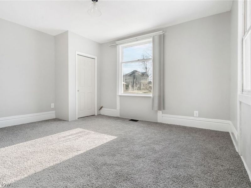 452 E Summit Street, Alliance, OH 44601 Photo 5