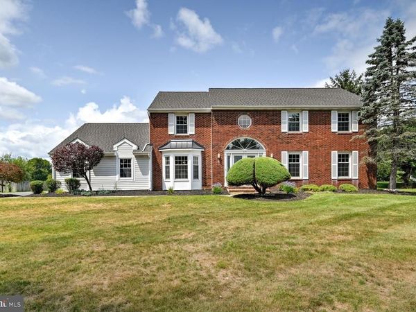 17 FINDLEY LANE, WEST WINDSOR, NJ 08550