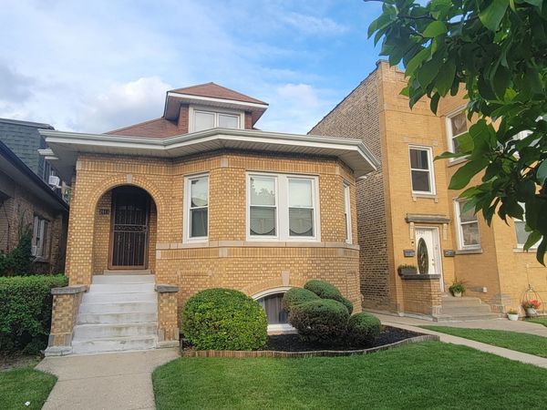2911 N Kenneth Avenue, Chicago, IL 60641