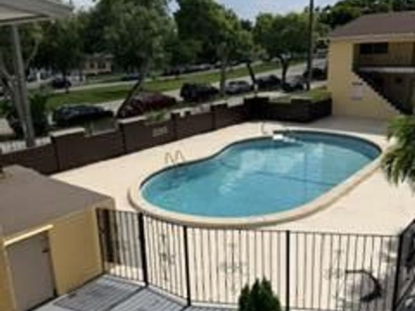 2285 NE 172nd Street, Unit 15, North Miami Beach, FL 33160