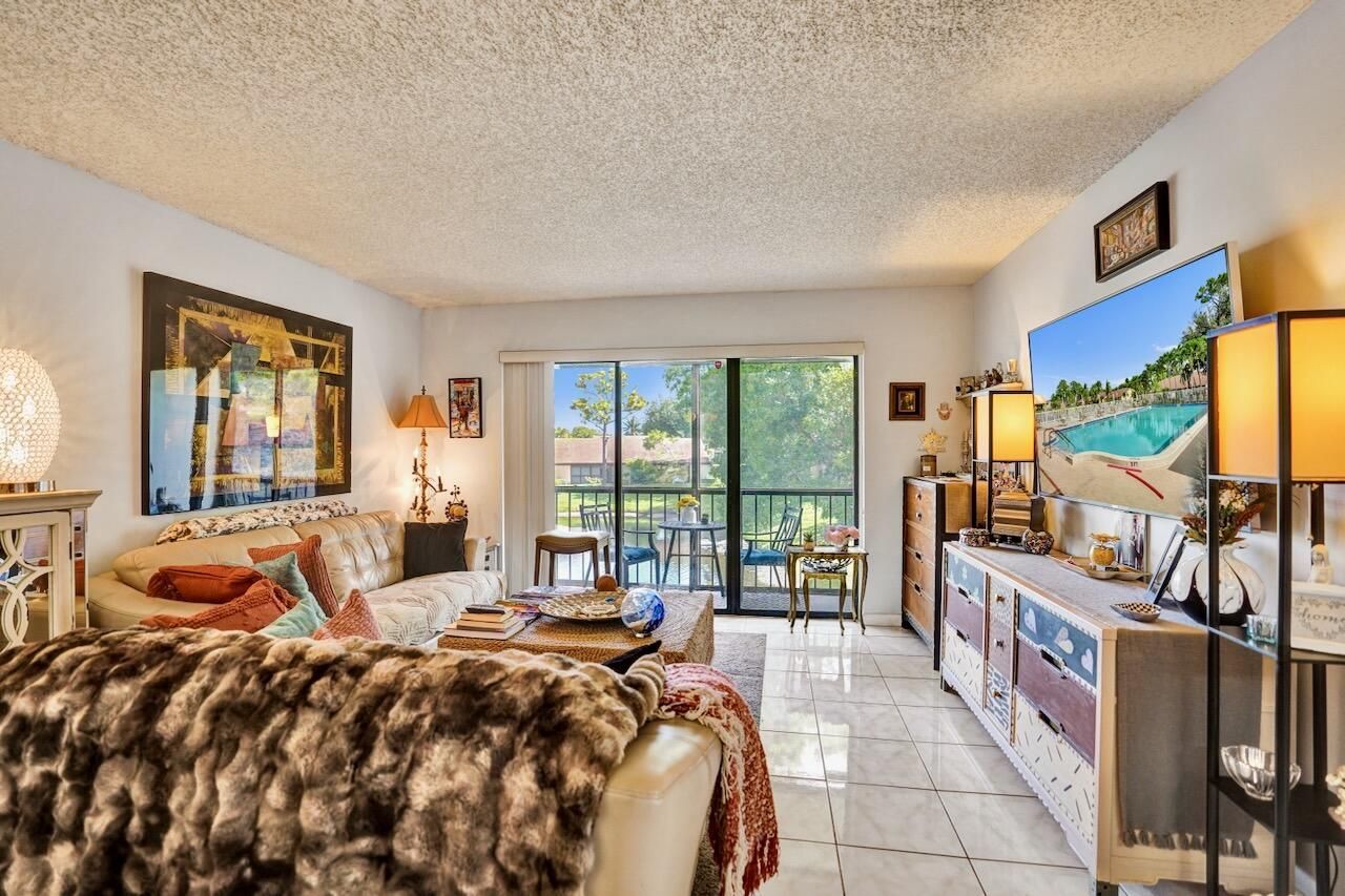 608 Sea Pine Way, Unit E2, Greenacres, FL 33415 Photo