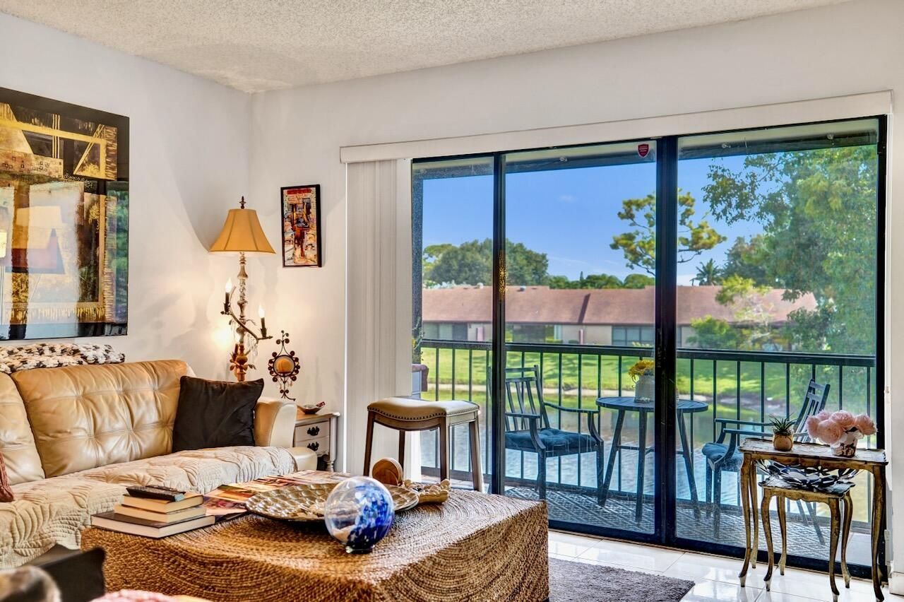 608 Sea Pine Way, Unit E2, Greenacres, FL 33415 Photo
