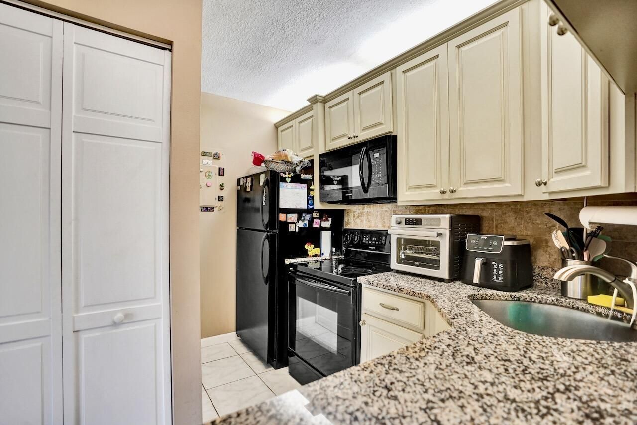 608 Sea Pine Way, Unit E2, Greenacres, FL 33415 Photo
