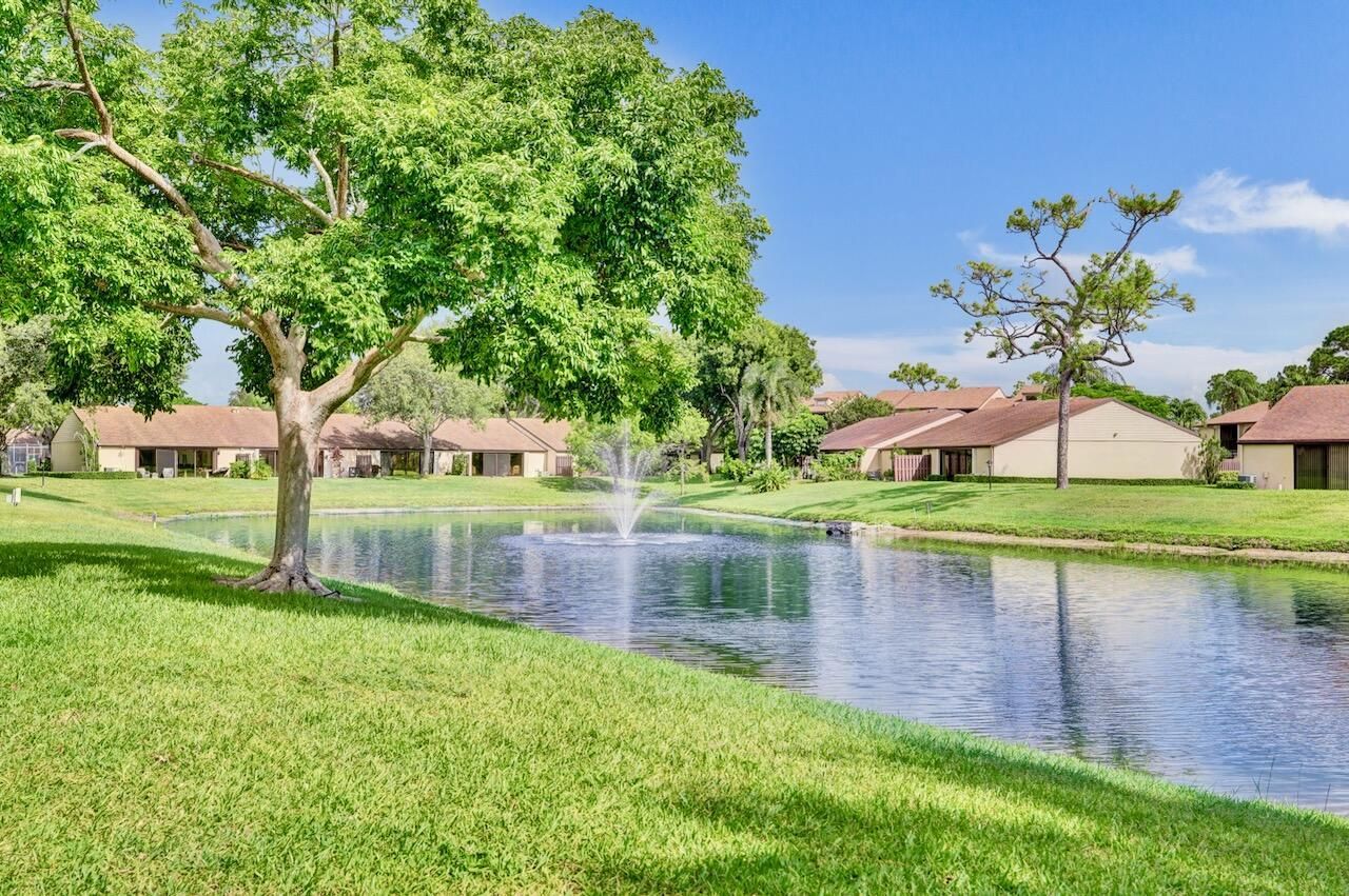 608 Sea Pine Way, Unit E2, Greenacres, FL 33415 Photo