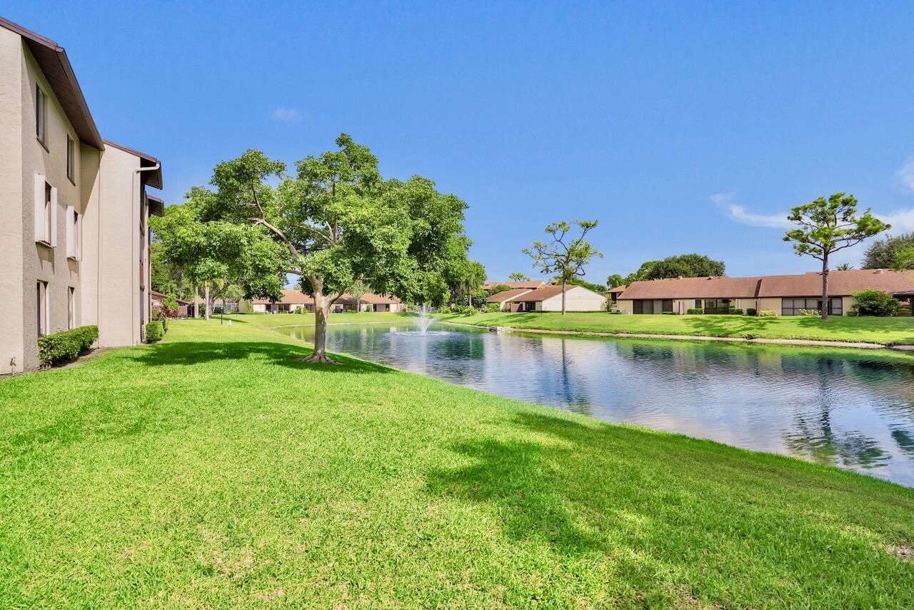 608 Sea Pine Way, Unit E2, Greenacres, FL 33415 Photo