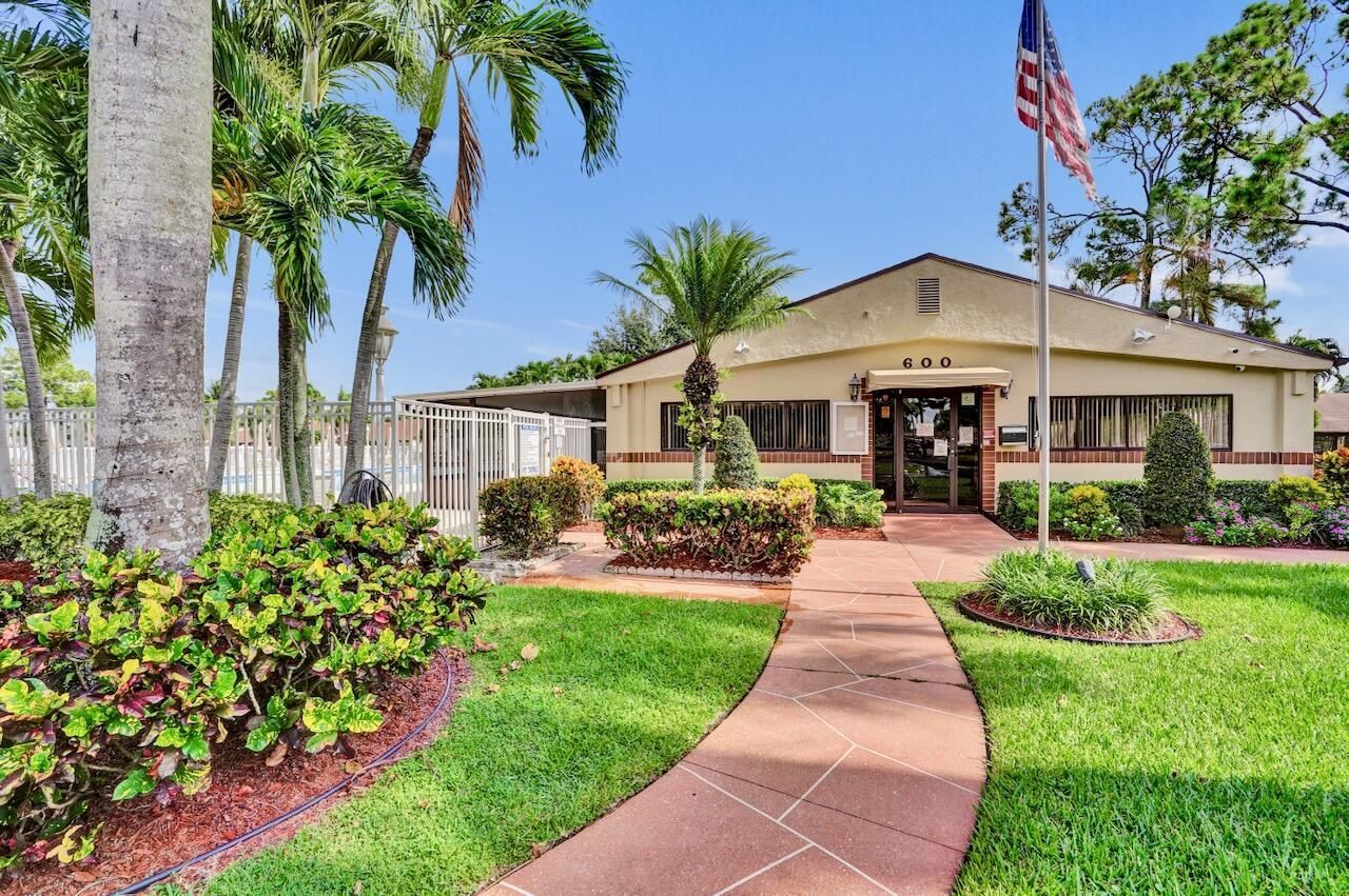 608 Sea Pine Way, Unit E2, Greenacres, FL 33415 Photo