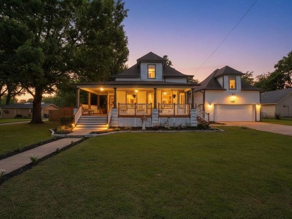 908 SE 3rd Street, Wagoner, OK 74477