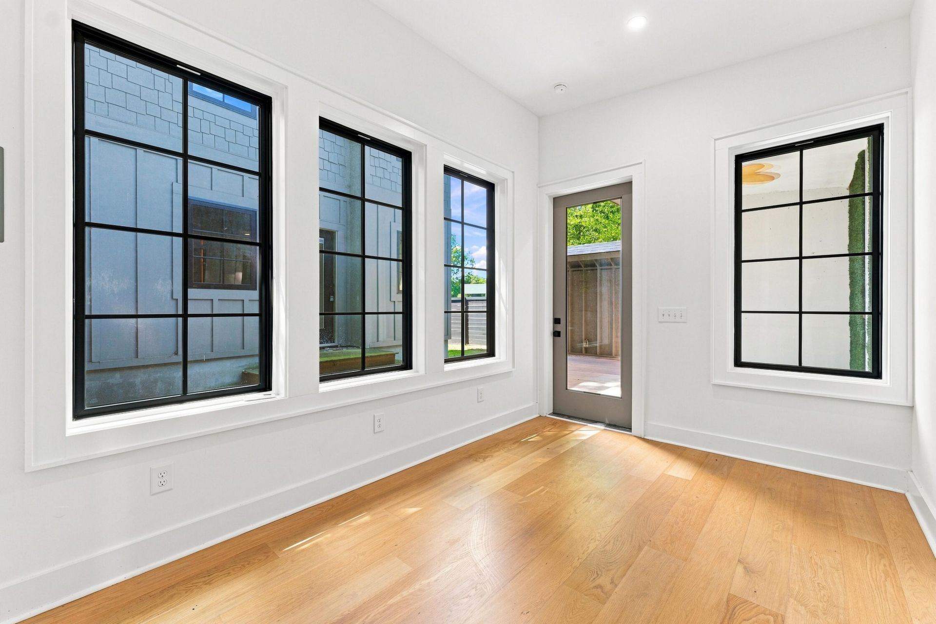 38 N Enston Avenue Photo 41