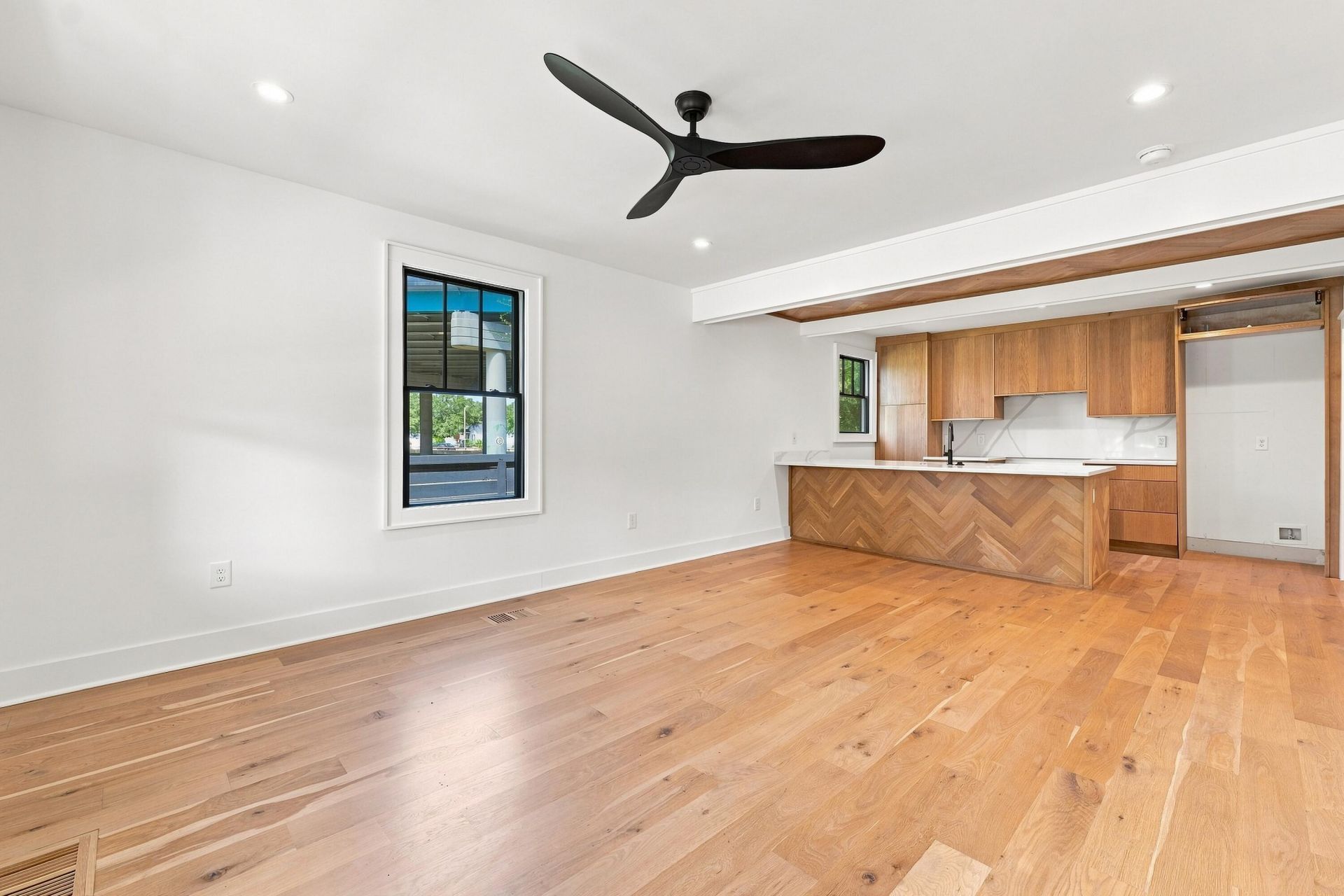 38 N Enston Avenue Photo 9