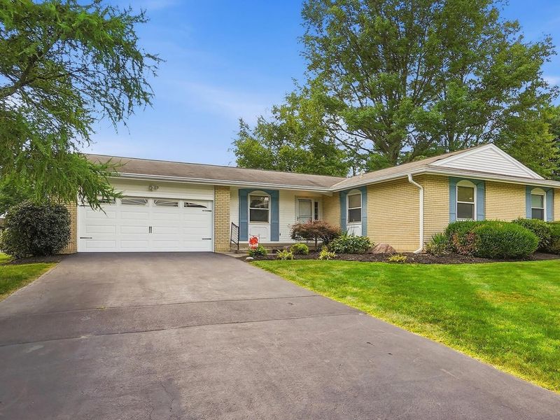 339 Pickering Drive , Pickerington, OH 43147 Photo 2