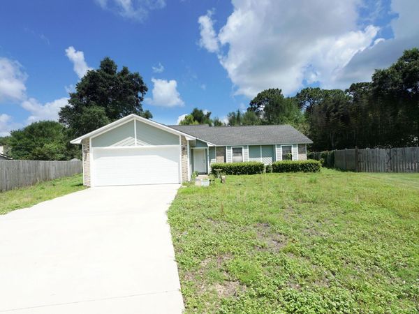 128 Meadow Woods Lane, Niceville, FL 32578