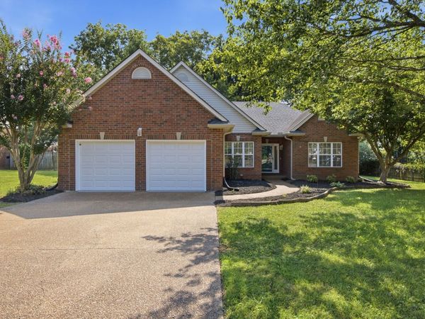 2646 Churchill Dr , Thompsons Station, TN 37179