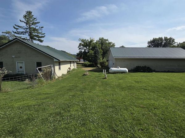 48568 Petersburg Lane, Gays Mills, WI 54631