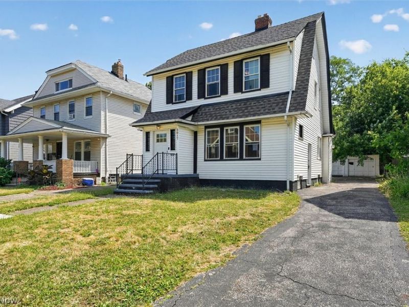 2017 Goodnor Road, Cleveland Heights, OH 44118 Photo 2