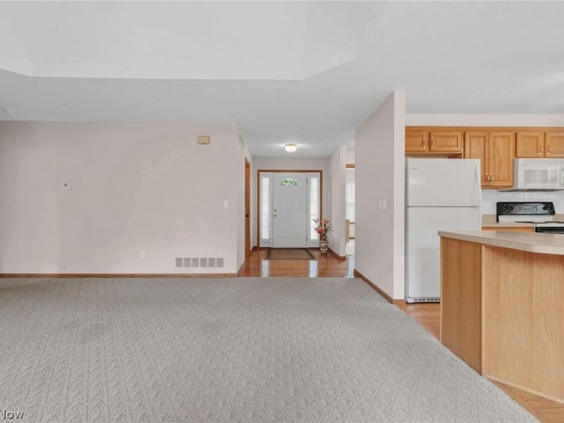5410 Peachtree Lane N, Parma, OH 44134 Photo 8