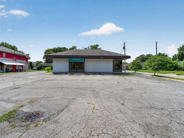 1602 E Lincolnway, South Bend, IN 46613