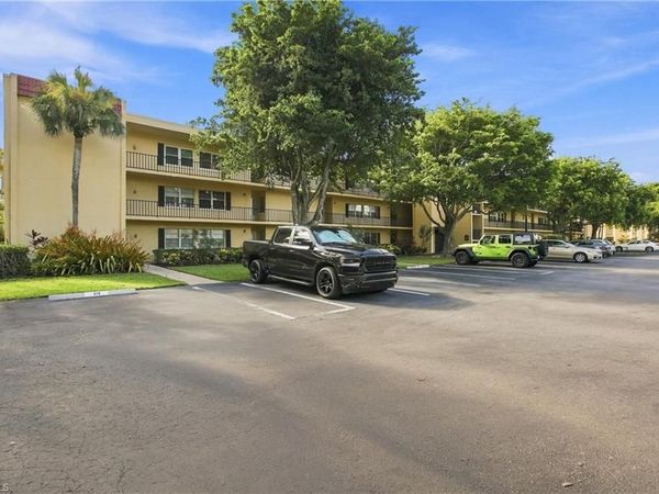 1087 Forest Lakes DR , Unit 302, NAPLES, FL 34105