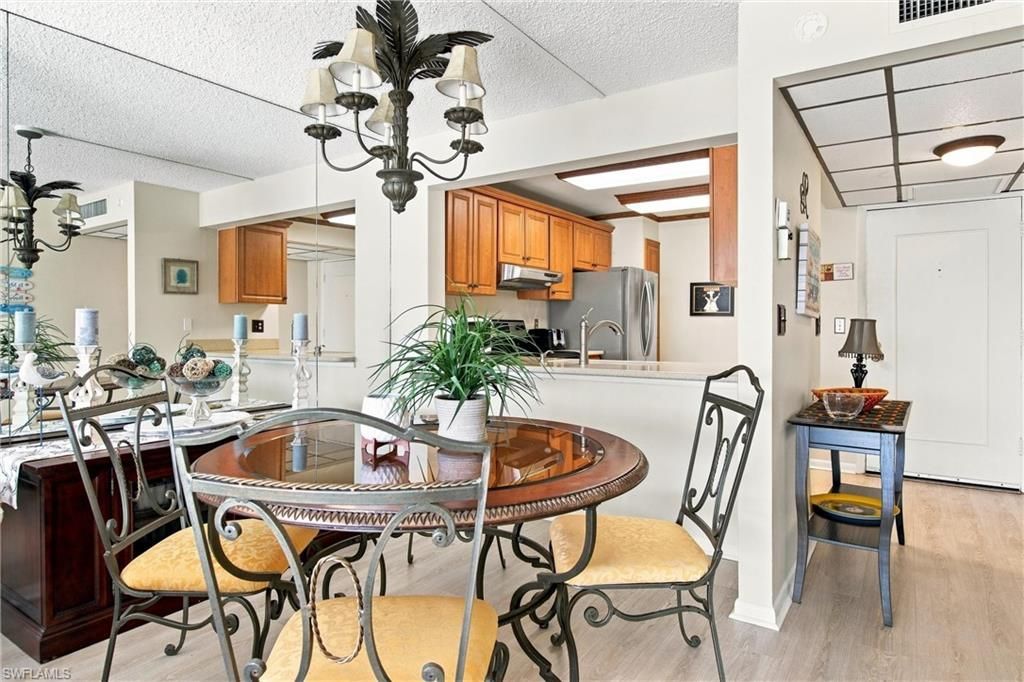 1087 Forest Lakes Dr , Unit 302, Naples, FL 34105 Photo