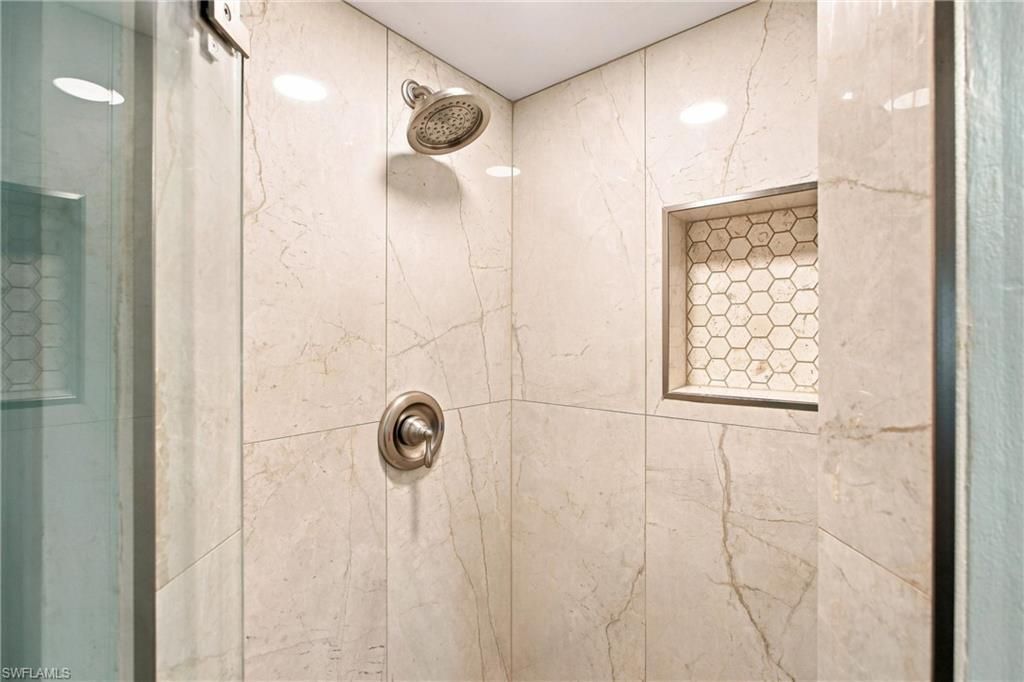 1087 Forest Lakes Dr , Unit 302, Naples, FL 34105 Photo