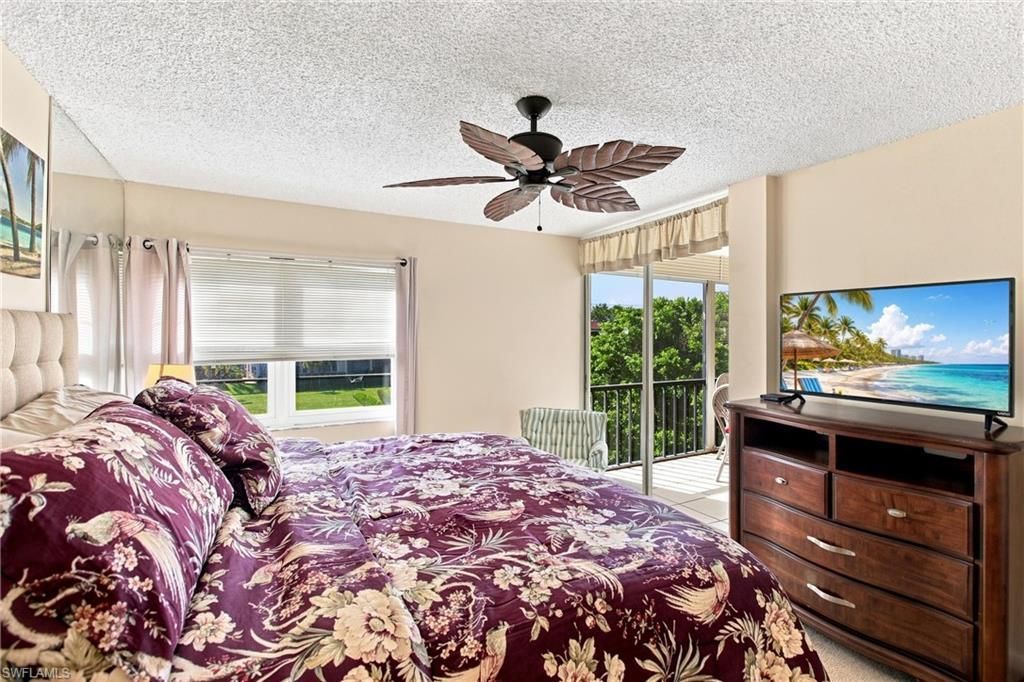 1087 Forest Lakes Dr , Unit 302, Naples, FL 34105 Photo